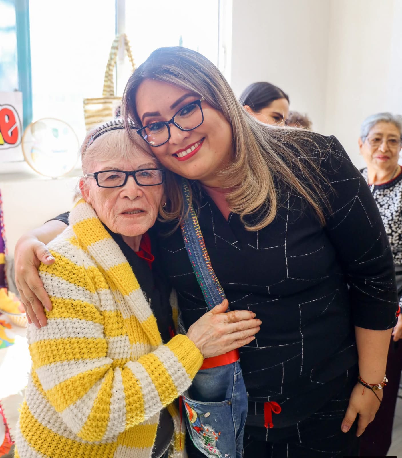 Abuelas y abuelos son pilar de las familias y la sociedad: Blanca Angulo